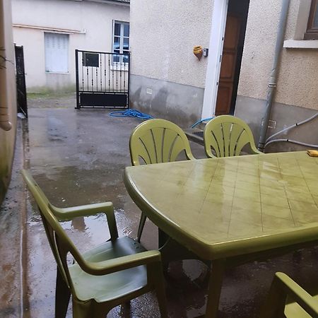 فيلا Chez Nino Wifi Gratuit Beaulieu-sur-Loire الغرفة الصورة