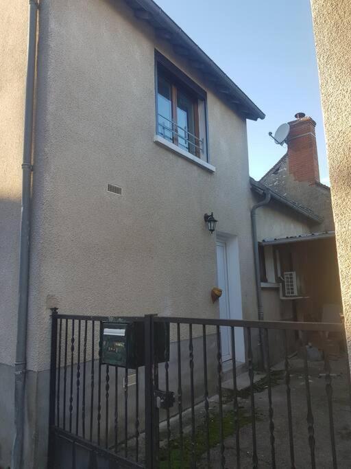 فيلا Chez Nino Wifi Gratuit Beaulieu-sur-Loire المظهر الخارجي الصورة
