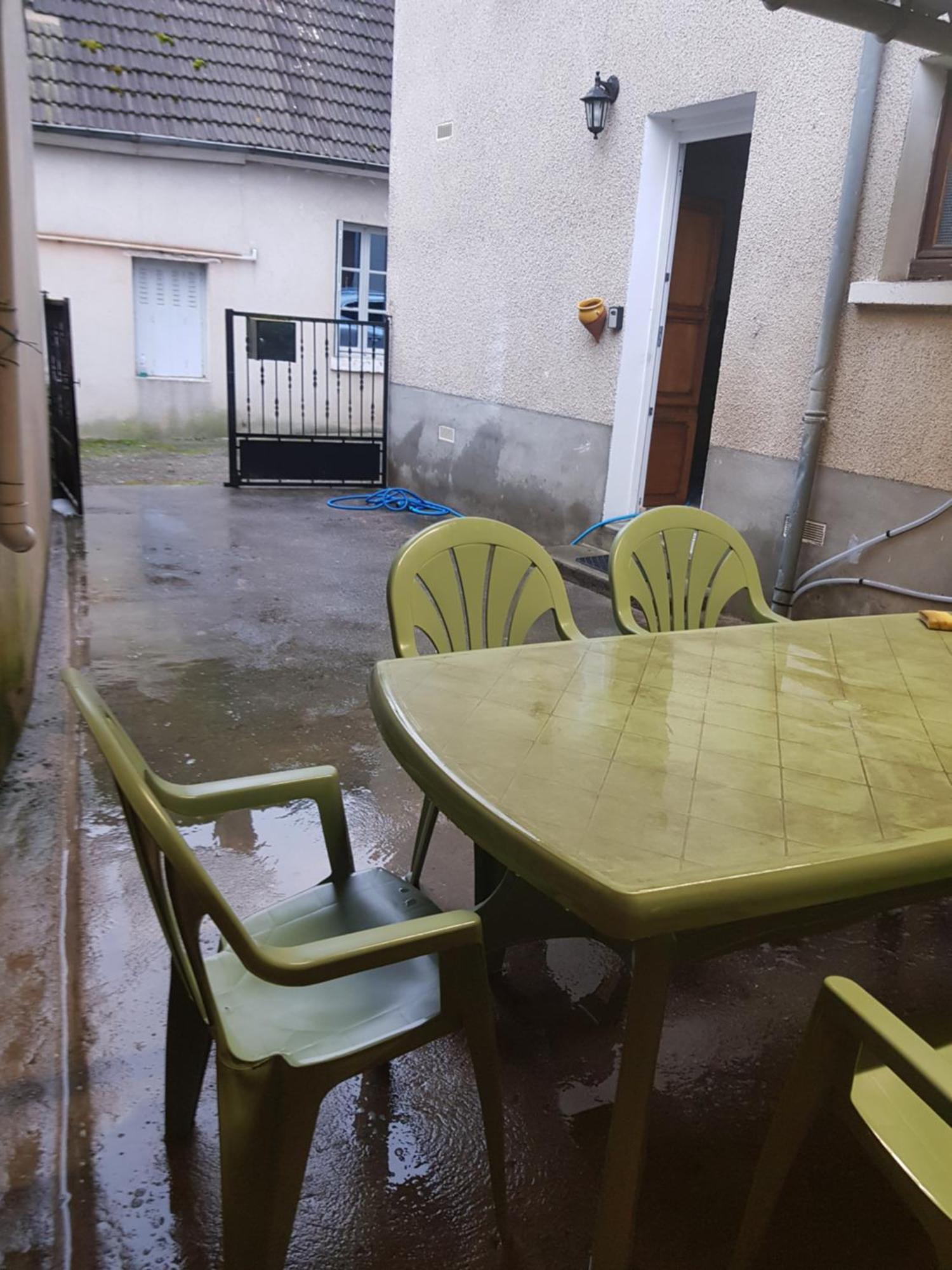 فيلا Chez Nino Wifi Gratuit Beaulieu-sur-Loire الغرفة الصورة